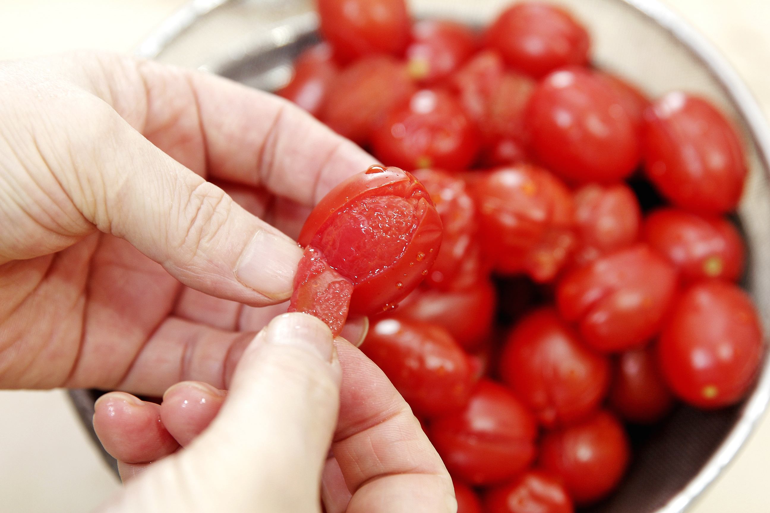 토마토껍질벗기기