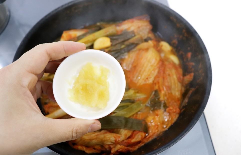 어남선생님 류수영 김치찜 레시피 돼지고기 앞다리접시 묵은김치요리 18