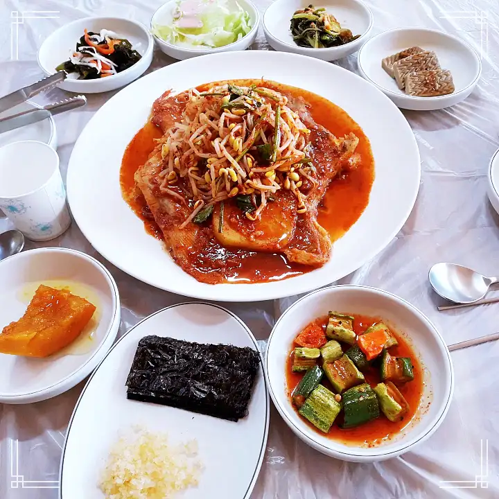 식객 허영만 백반기행 모듬생선찜 문희경 편 장치 가오리 생선찜 대구뽈찜 울진 맛집 소개