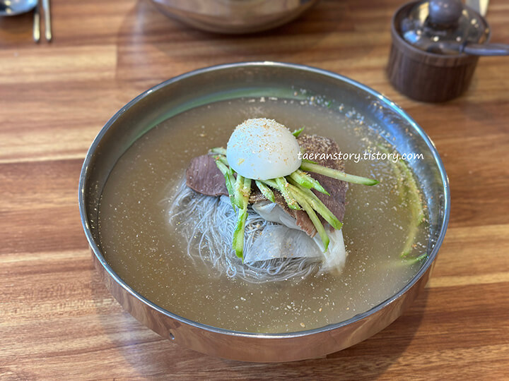 물냉면
