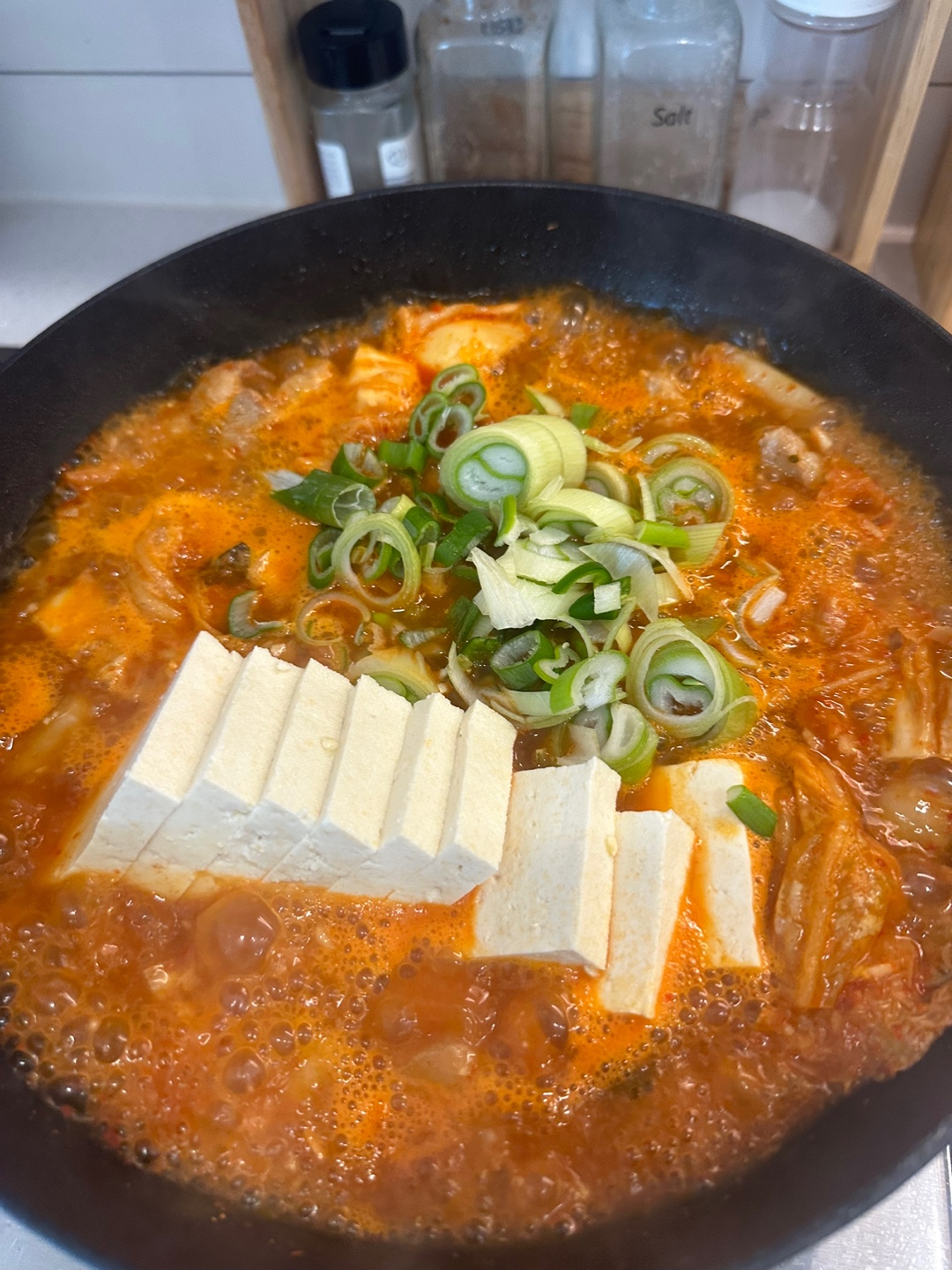 묵직한 화력으로 즐기는 남자김치찌개 4