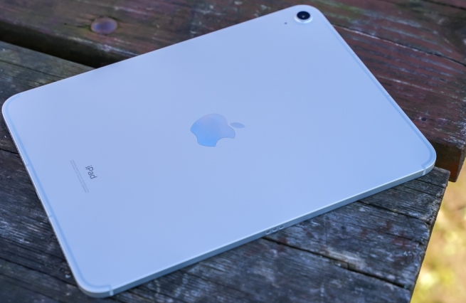 Apple iPad(2022년형) 후면 패널