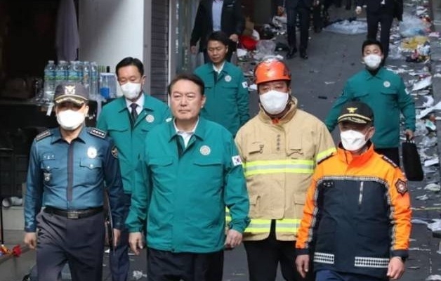  이슈 :: 최악의 헬러윈 '이태원 압사 참사' 윤석열 대통령 "국가 애도기간 선포할 것"