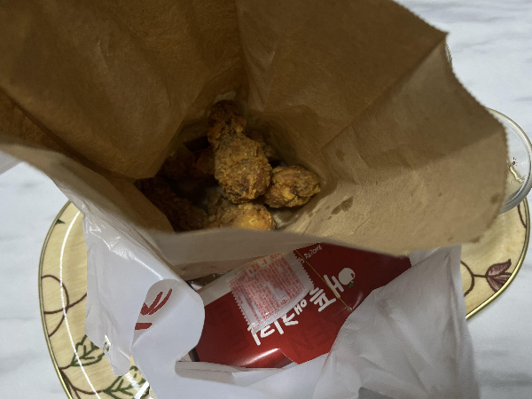 애플 앤 치킨 이미지