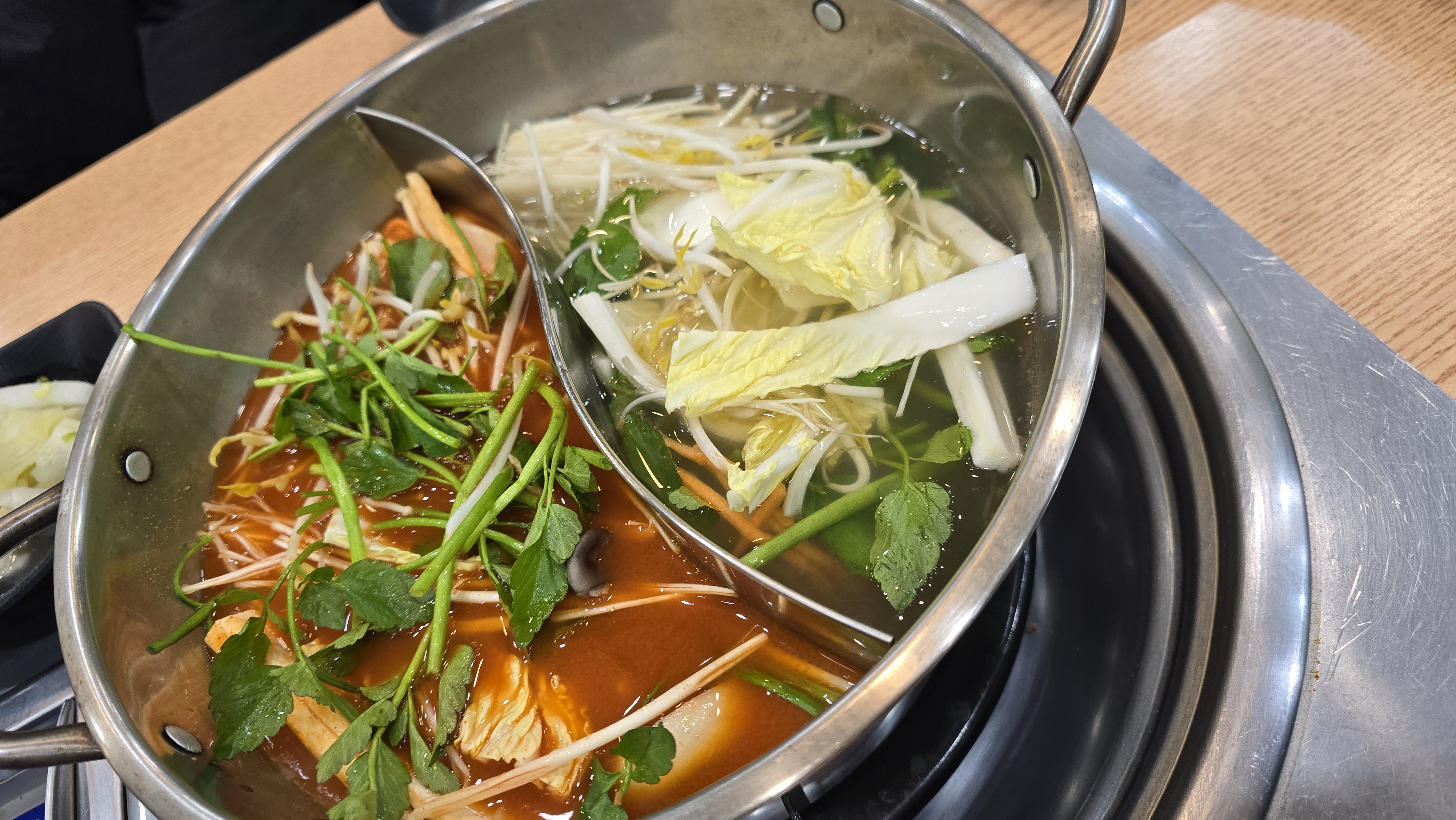 다담샤브칼국수 이미지