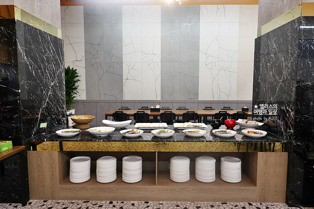 부산 남포 그리핀베이 호텔 조식 후기 - 한식으로 든든히 식사 가능