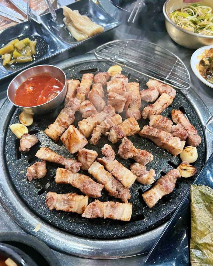 토요일은밥이좋아 토밥좋아 천안 삼겹살 김치찌개 맛집