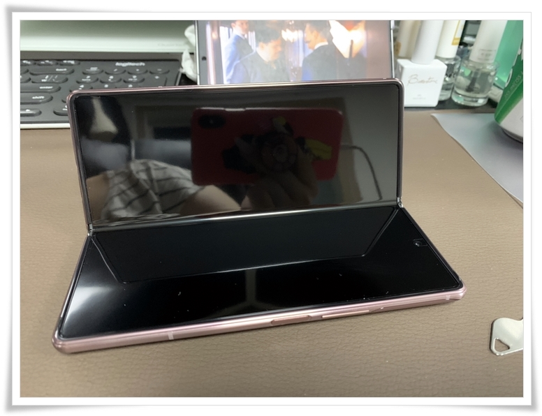  갤럭시 폴드2 5G 자급제, SM-F916 가방이 필요없다고 하는 이유
