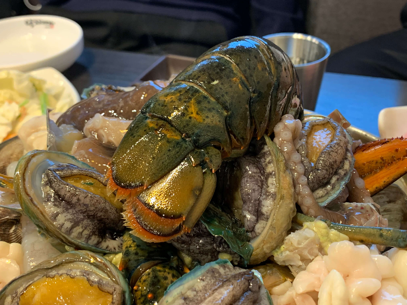  보라매 맛집 팔팔해물탕 : 싱싱한 해산물 잔치