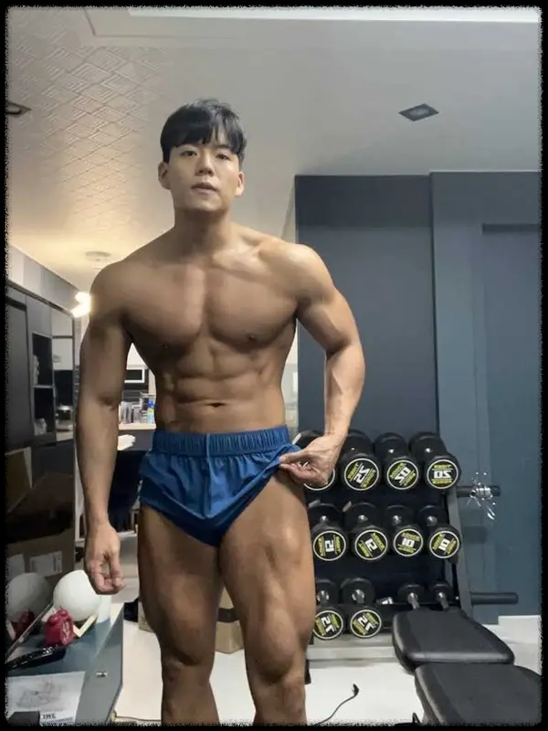  동의 없이 일반인 가슴을 69만 유튜버 권혁TV 논란에 대처한 수준