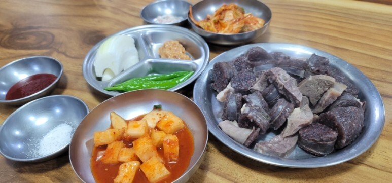 대인시장-대풍식당-서비스-순대