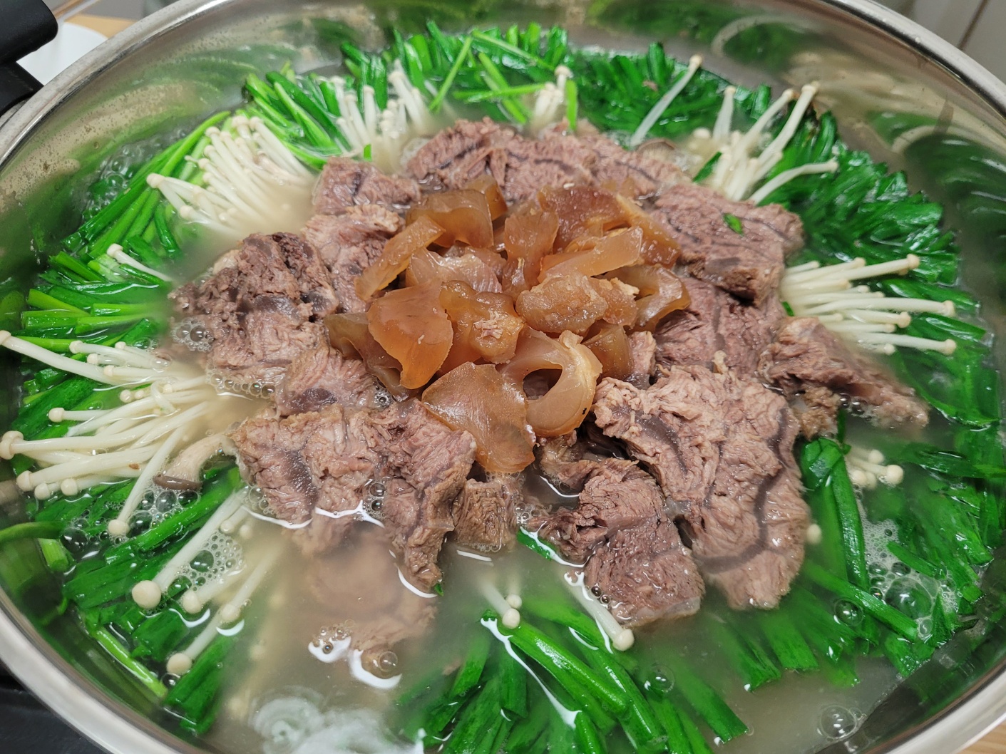  아롱사태 수육 만들기, 아롱사태 스지 수육 만들기, 알스지 삶는 법, 아롱사태 수육 소스 만들기, 소이현 임교진 단골집 민정식당 아롱사태 수육