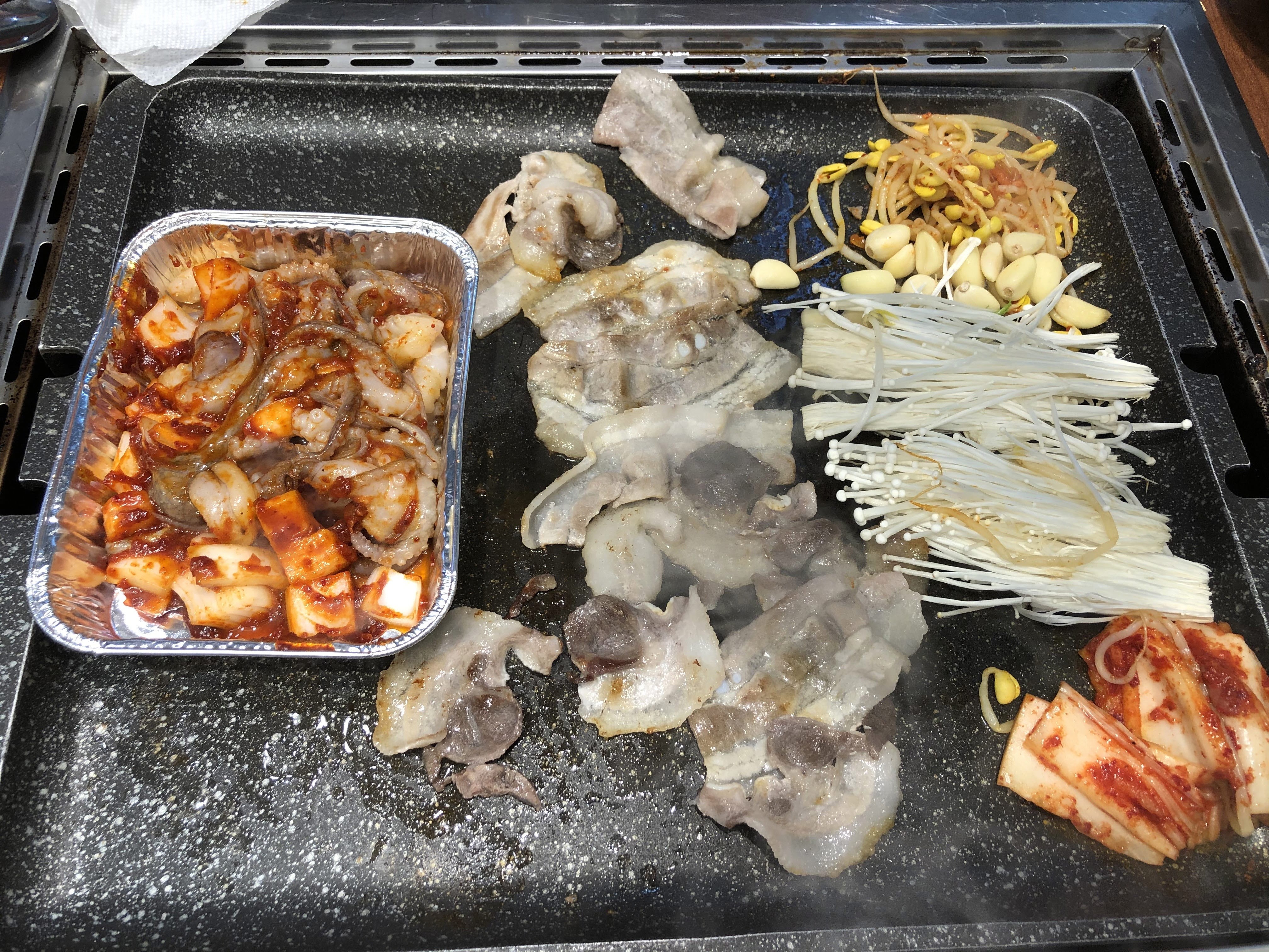  저렴한가격의 고기와 푸짐한 쌈채소가 매력적인 (김포 풍무) 국가대패