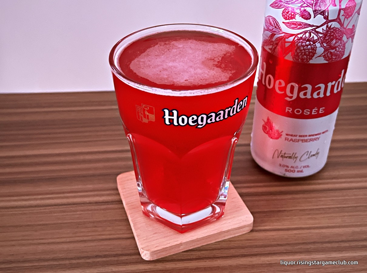 호가든 로제 Hoegaarden Rosee를 한잔 따라 놓은 사진