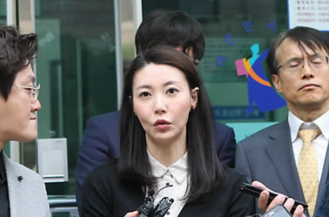 “약해서 감빵 갔다가 1년만에 벗고 화보찍어 돌아오더니…” 재벌한테 5천만원 받고 몸 굴리다가, 돈많은 사업가 남편 저세상 가자 여배우가 보인 충격 반응