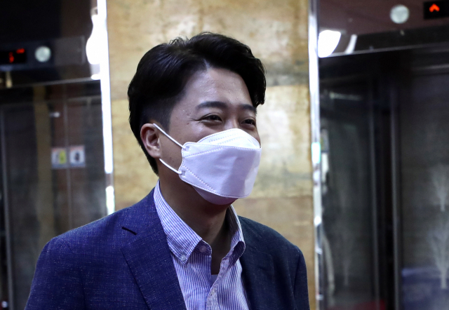  이준석 "성상납 의혹 떳떳" 인터뷰에 강용석 "증인만 6명"