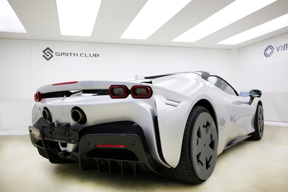 [페라리 SF90 스트라다레] 페라리 최초의 하이브리드 자동차 10