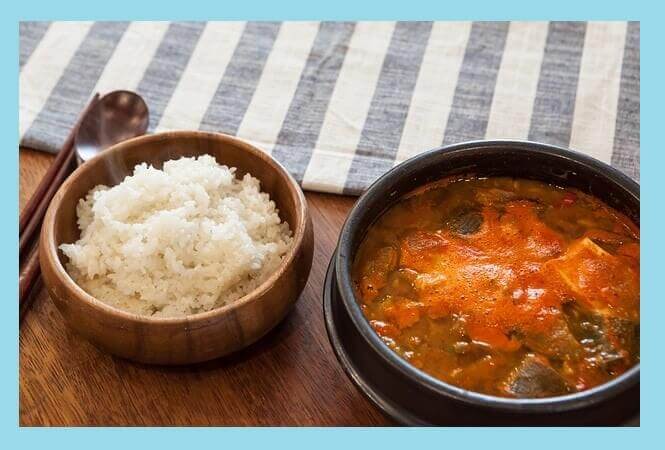 김치찌개와-밥