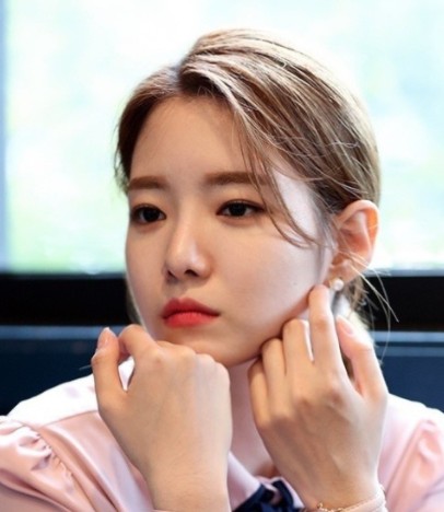 하승리 : 배우, 아역배우 출신