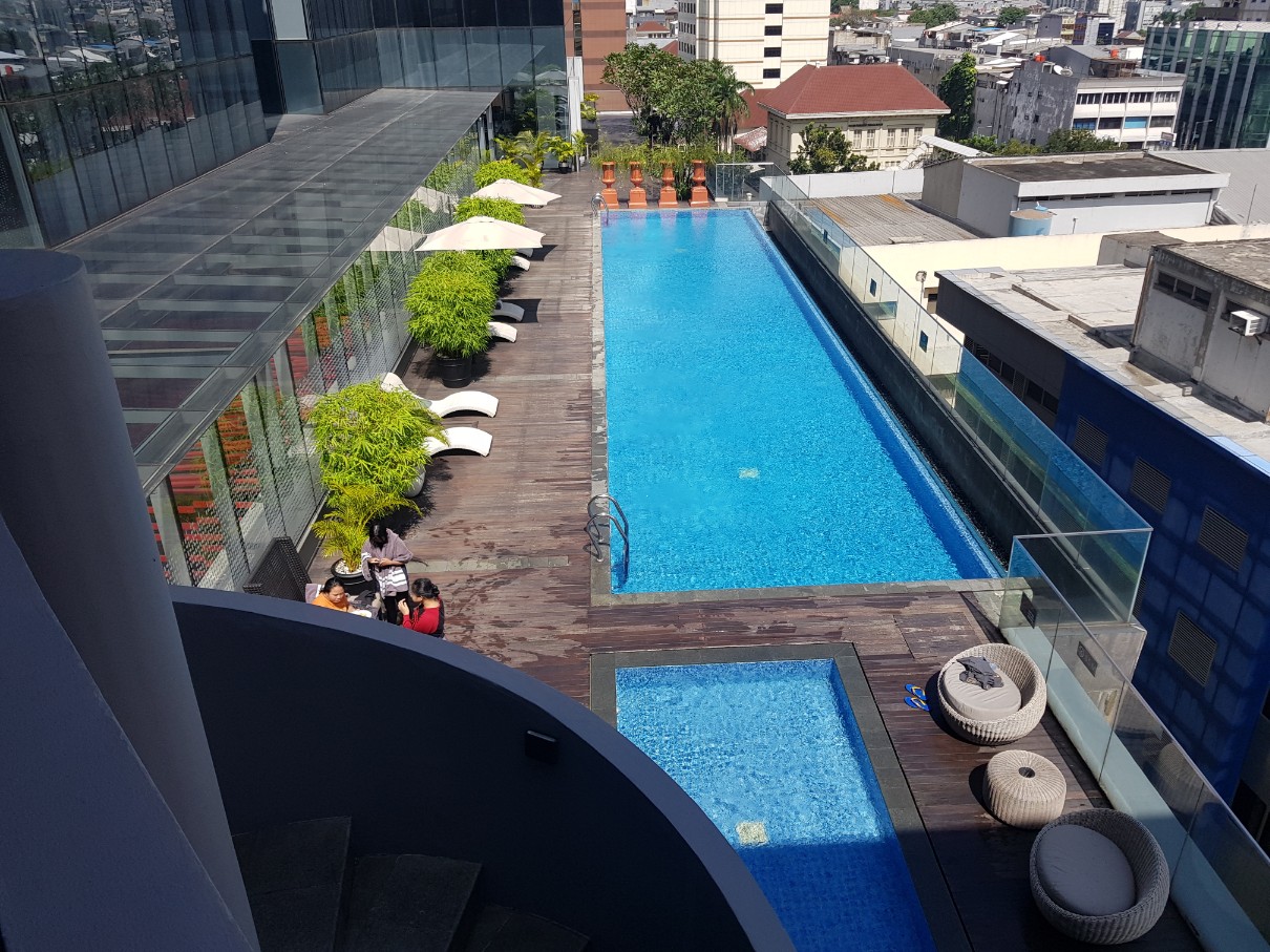 인도네시아 자카르타 4성급 호텔 해리스 버투 호텔 하모니 - 5층 수영장