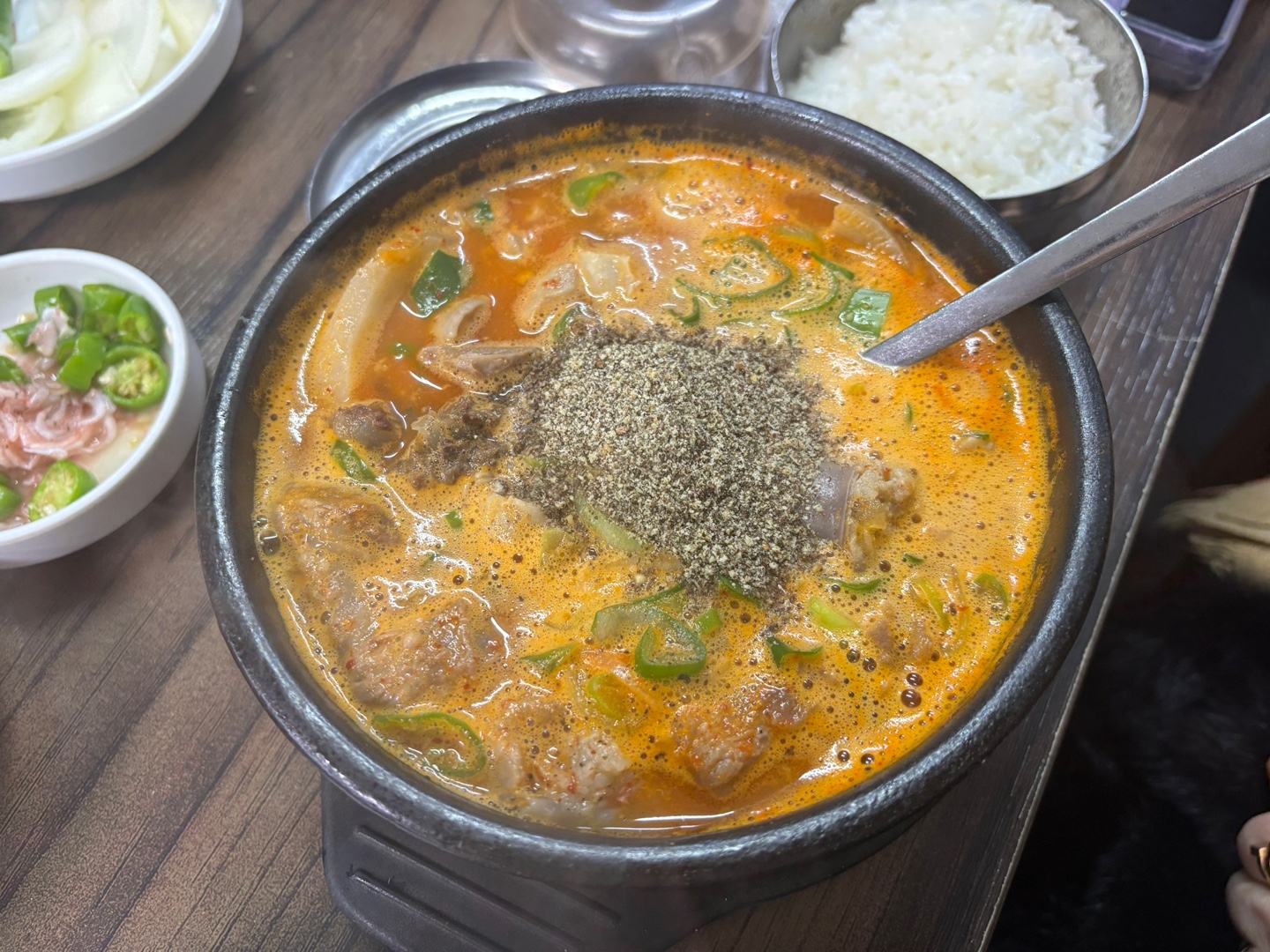 얼큰이순대국