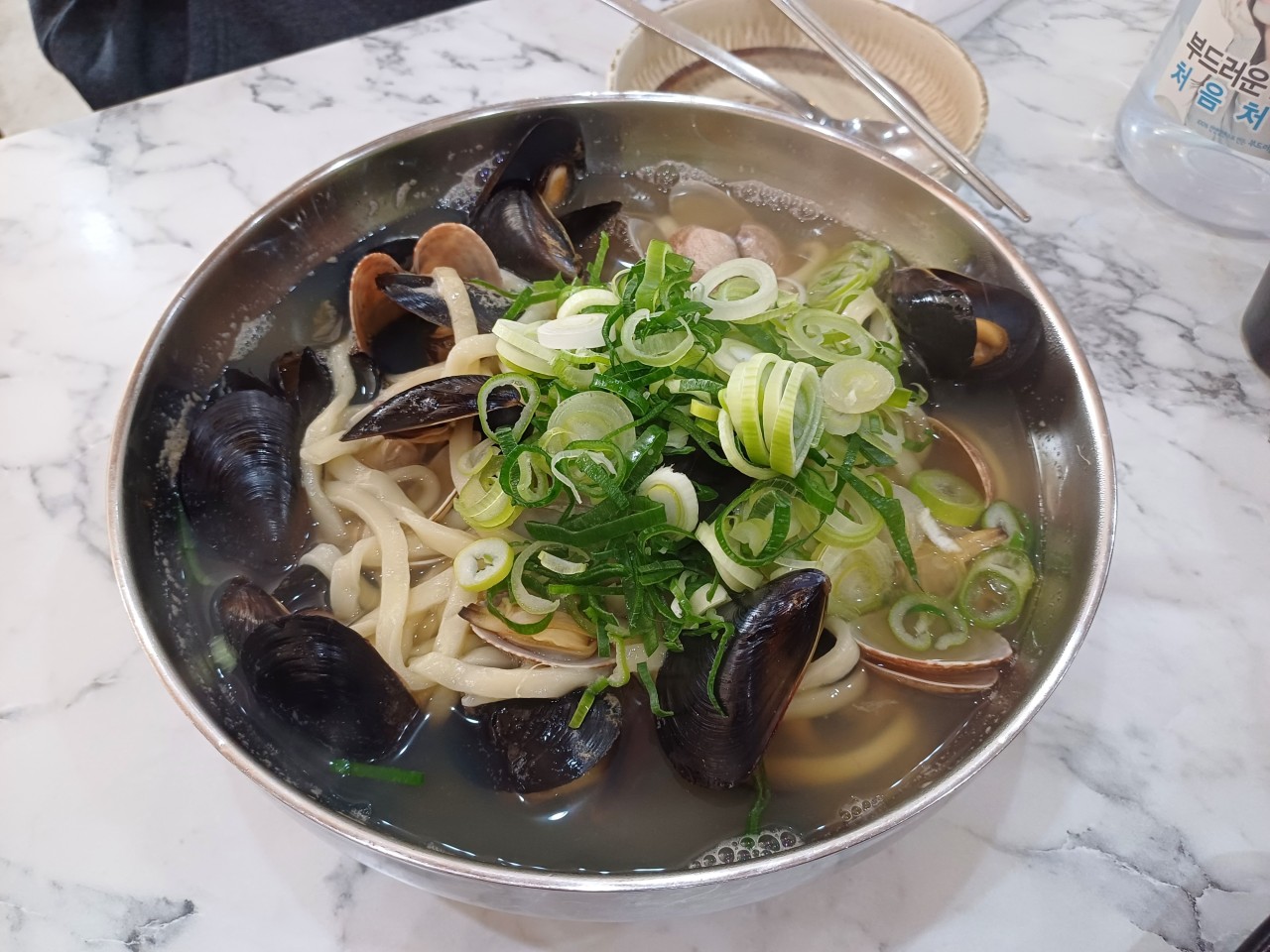 닭한마리칼국수 이미지