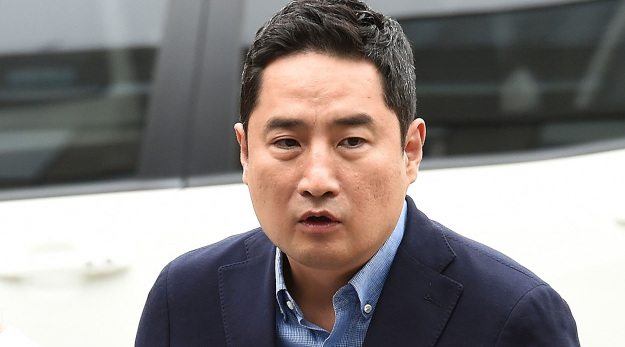  강용석, 이 사진 한장 때문에 체포 되었다.
