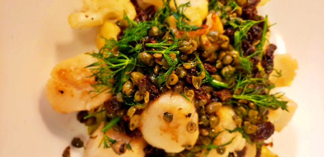 Sea-scallops-with-roasted-cauliflower-and-caper-raisin-tapenade