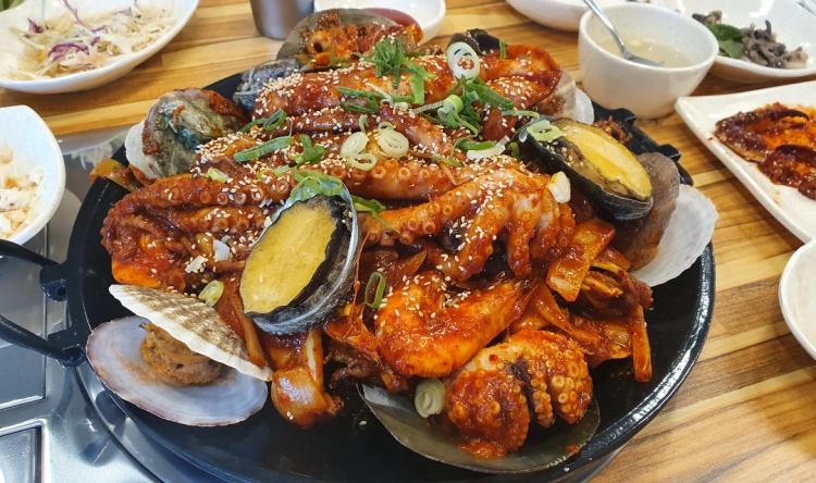  생생정보 맛의 정석 얼큰 해물 소갈비 전골 철판 해물찜 인천 인아온달