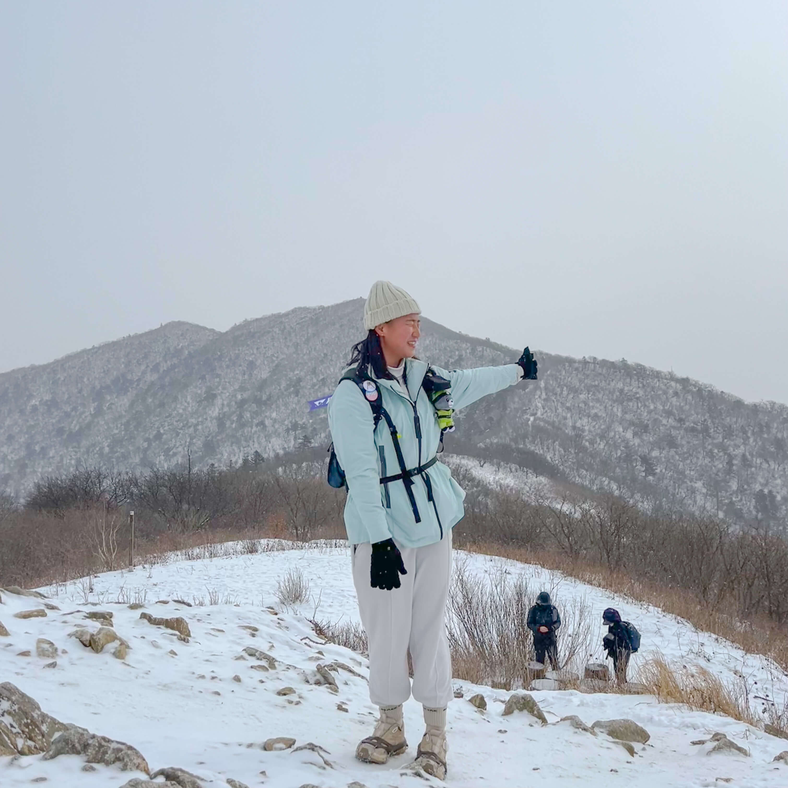 계방산 전망대에서 서있는 사진