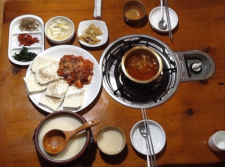  하나되어 더 맛깔난, 두부김치(Bean Curd with Stir-fried Kimchi)