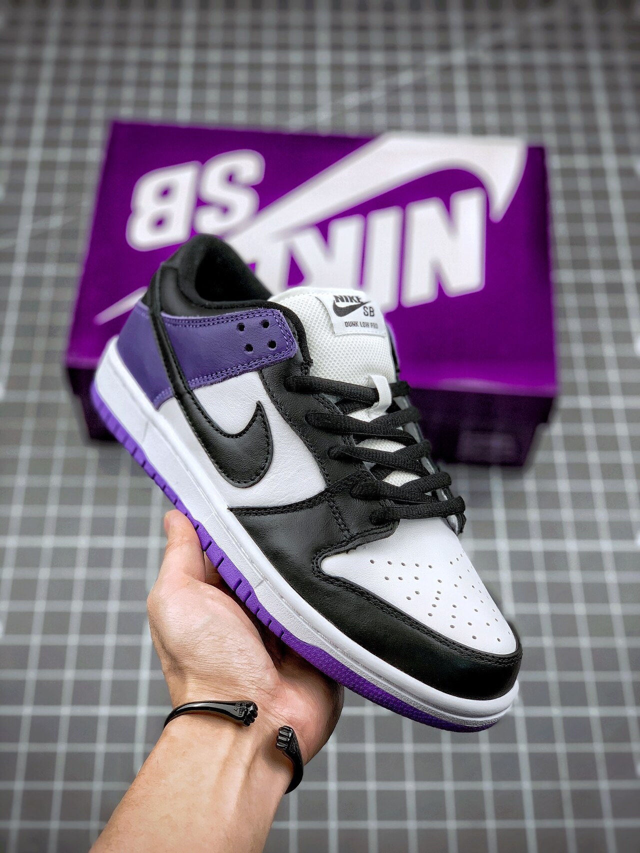  [NIKE] 나이키 SB 덩크 로우 코트 퍼플 COURT PURPLE BQ6817-500