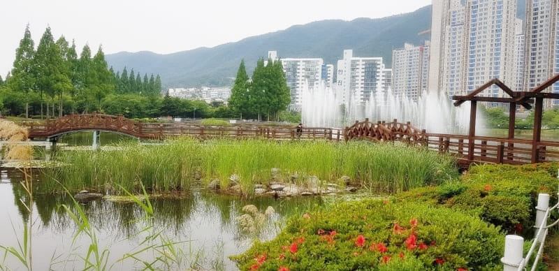 김해연지공원 전경