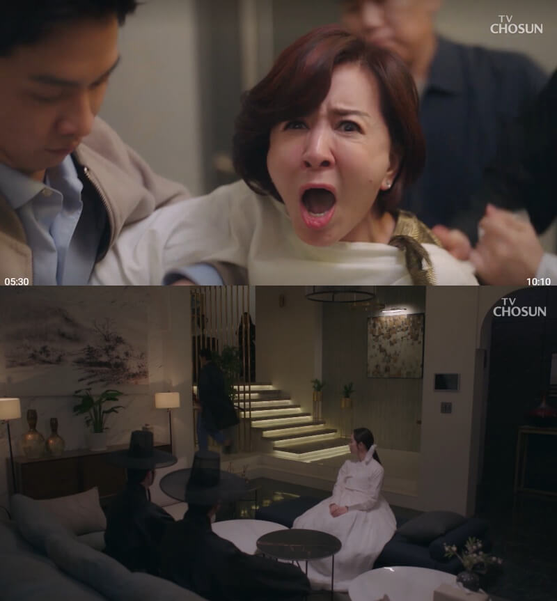 김동미가 병원직원들에게 강제로 끌려가는 사진1과 송원이 쇼파에서 저승사자들과 마주앉아 이야기하는 사진2