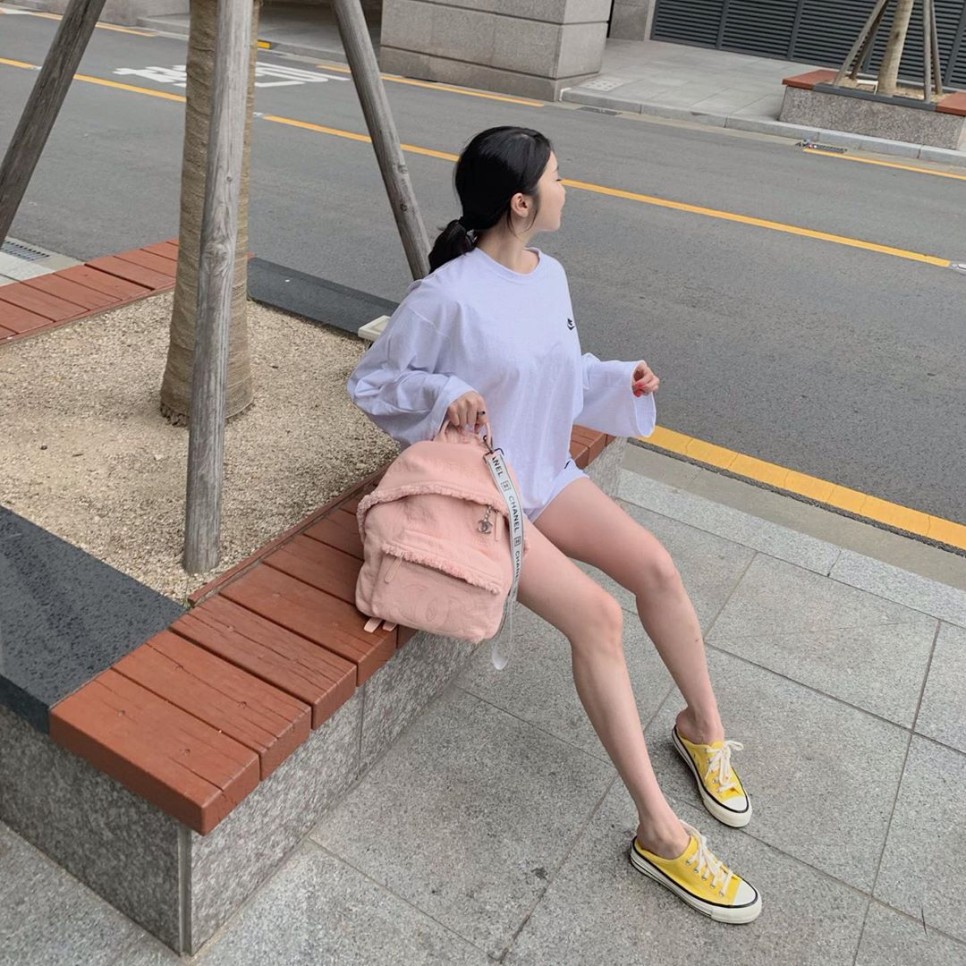  당구치는 미니스커트녀 제나 인스타 사진