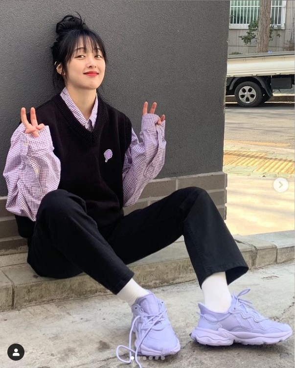  김보라 (kimbora)  인스타그램 패션 운동화, 조끼, 가방