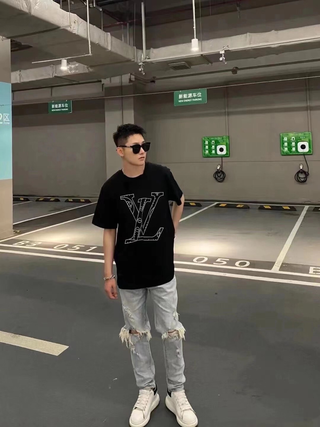 [LOUIS VUITTON x NBA] 루이비통 X NBA VIC 리미티드 반팔 티셔츠