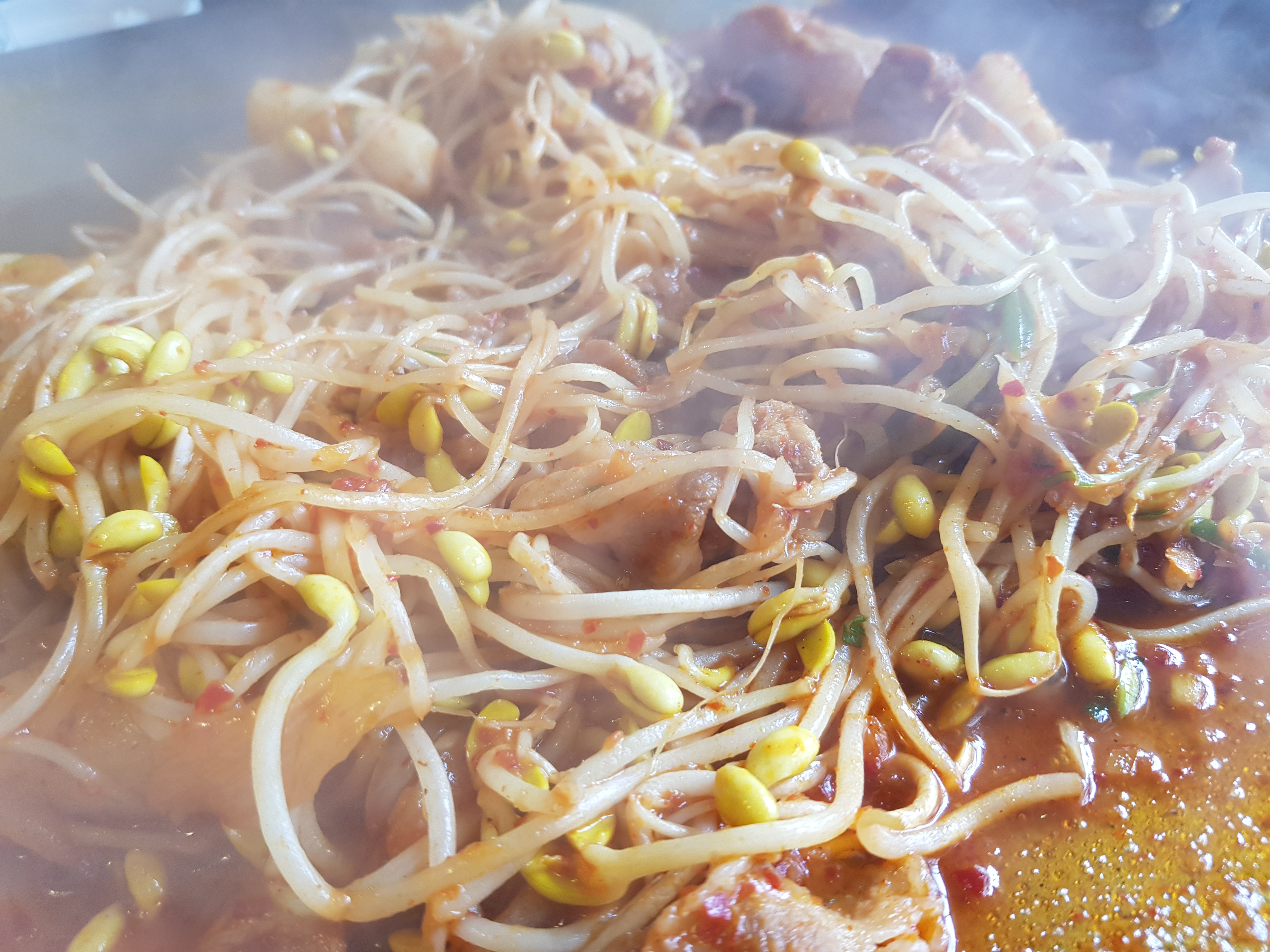  [원주 맛집 일산동] 중앙시장 밥집 추천 추억의 맛집 ! 착한 가격과 착한 맛 ! 추억의 콩불 원주 중앙점