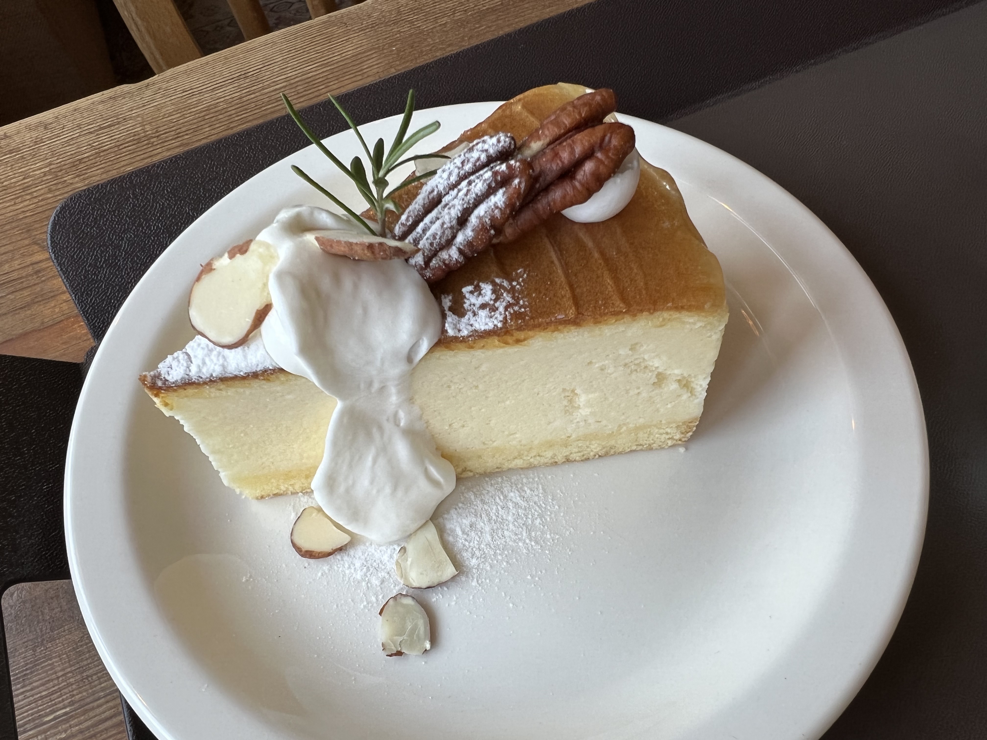 브라운 피크닉 치즈 케익