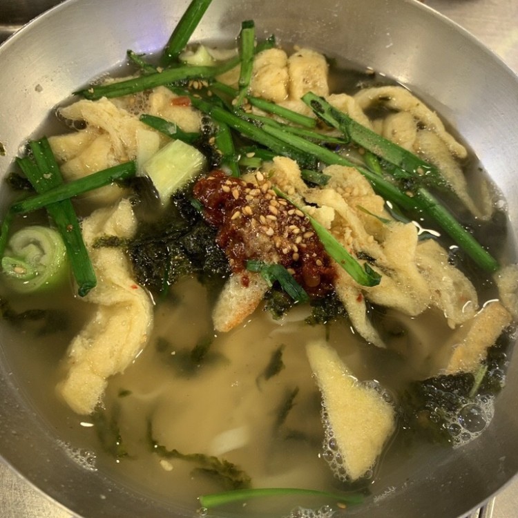 8000원 보리밥 칼국수 냉면 1+2식당