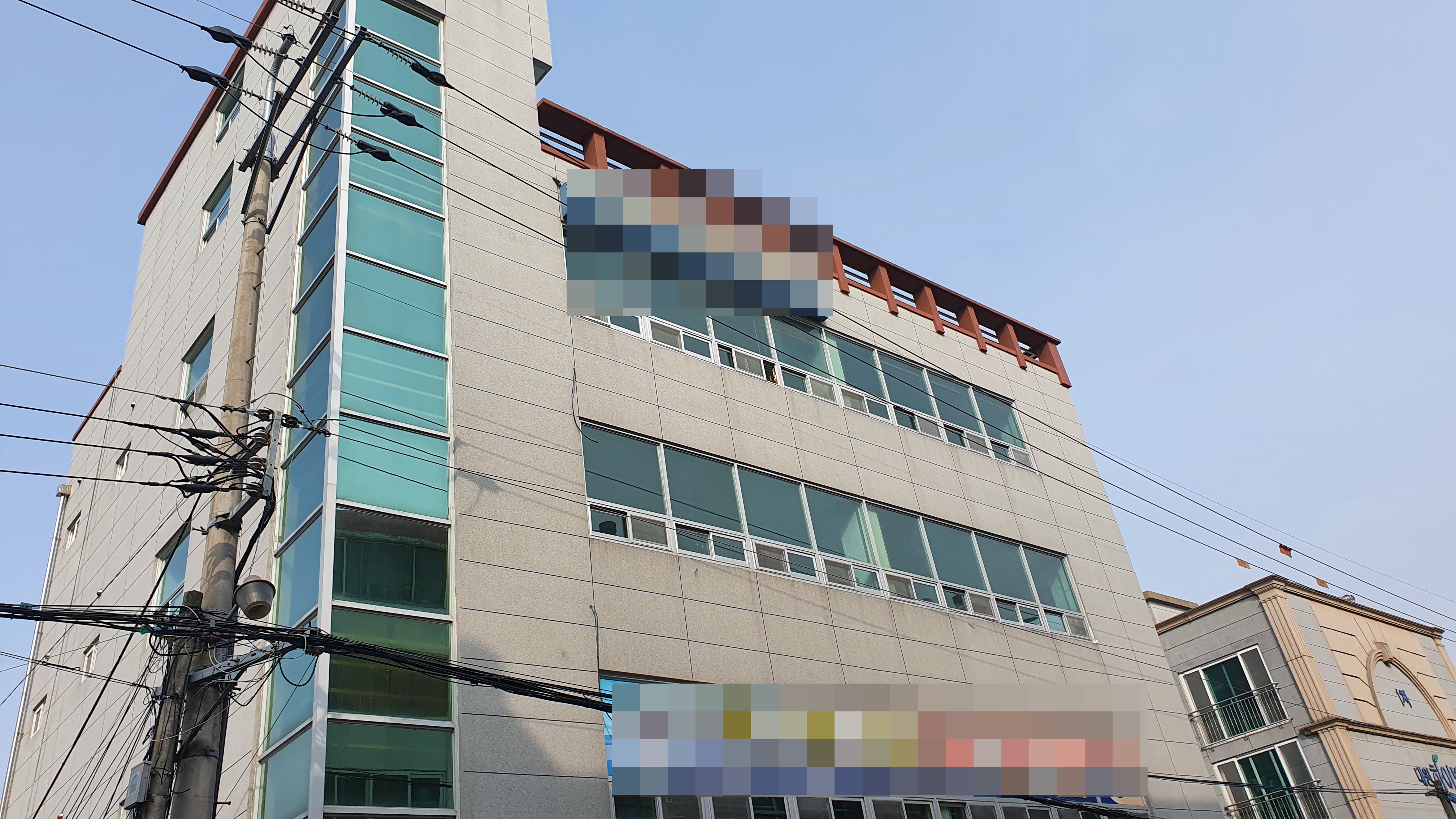  (땅나라 446번) 경남 창원 동읍 인터체인지 인근, 생활 밀집지역 4층 상가 통건물 매매 / 문의 055)253-6609