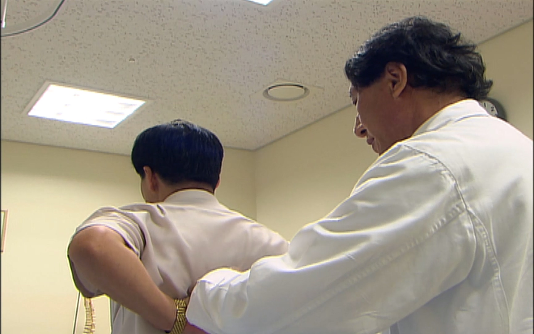 EBS 명의 헬스케어 - TV - 교육의 중심 EBS50대의 공포, 오십견 - 재활의학과 전문의 이강우 교수.mp4_20220913_202312.748.jpg