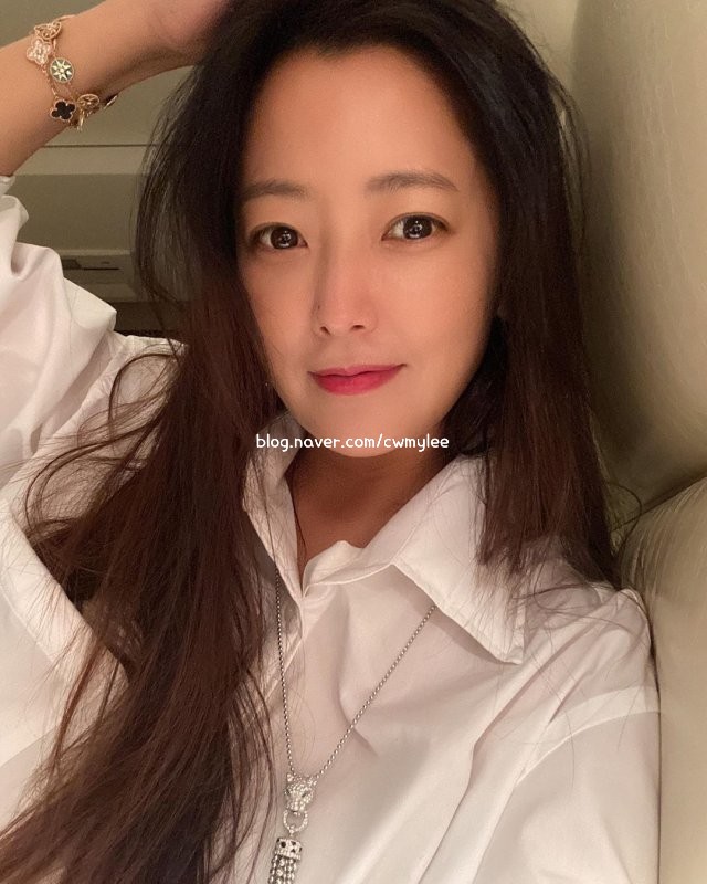 드라마 내일의 줄거리 배우 로운키 인스타 김희선 집의 위치 남편 박주영 나이 직업학력 프로필 혼혈 82