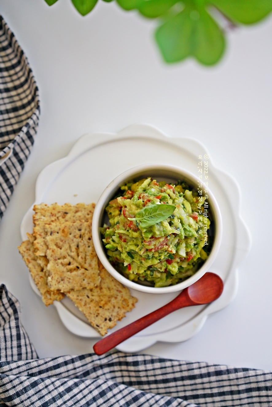 보카도 과카몰리 만드는 법 진짜 맛있는 아보카도 먹는 법 먹는 법. 먹는 법! 집에서 마시는 맥주 추천 4