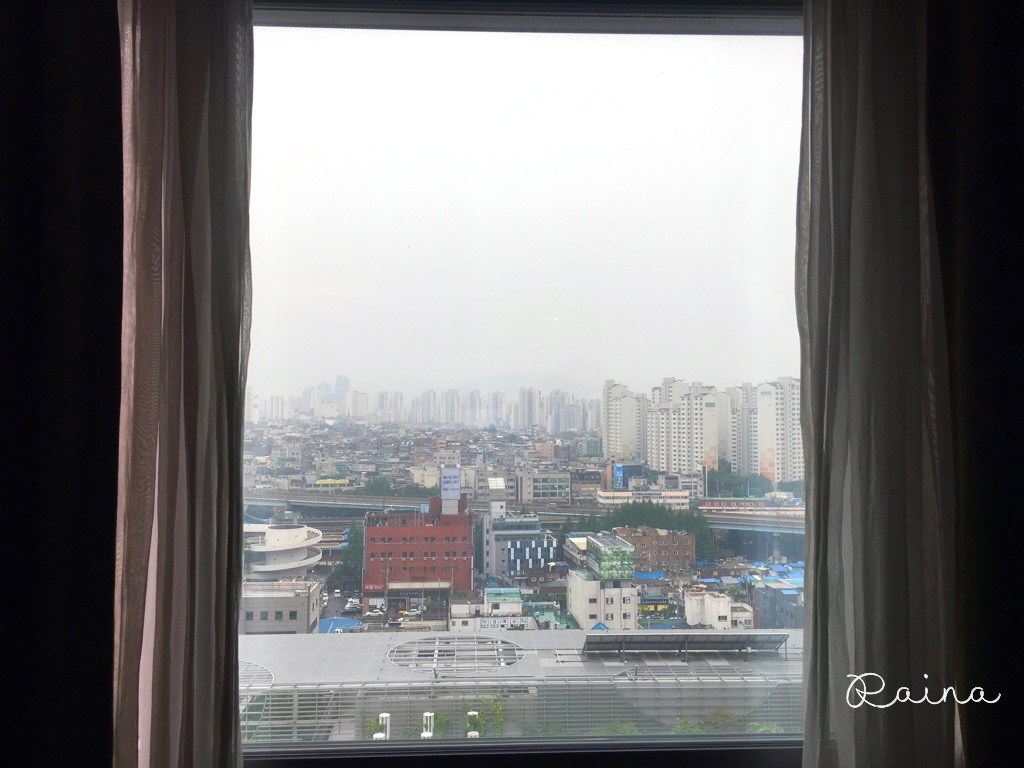 코트야드 메리어트 서울 타임스퀘어 호텔룸에서 바라보는 뷰