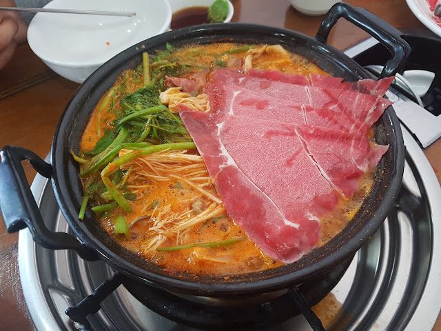 샤브샤브버섯칼국수 이미지