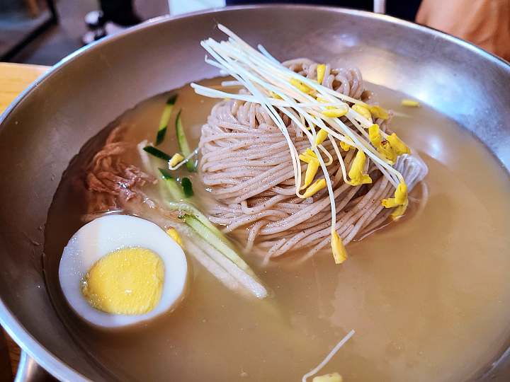 백반기행 박은영 편 동치미 막국수 메밀 칼국수 새우 교자 만두 직화 불고기 관악 신림 맛집 소개