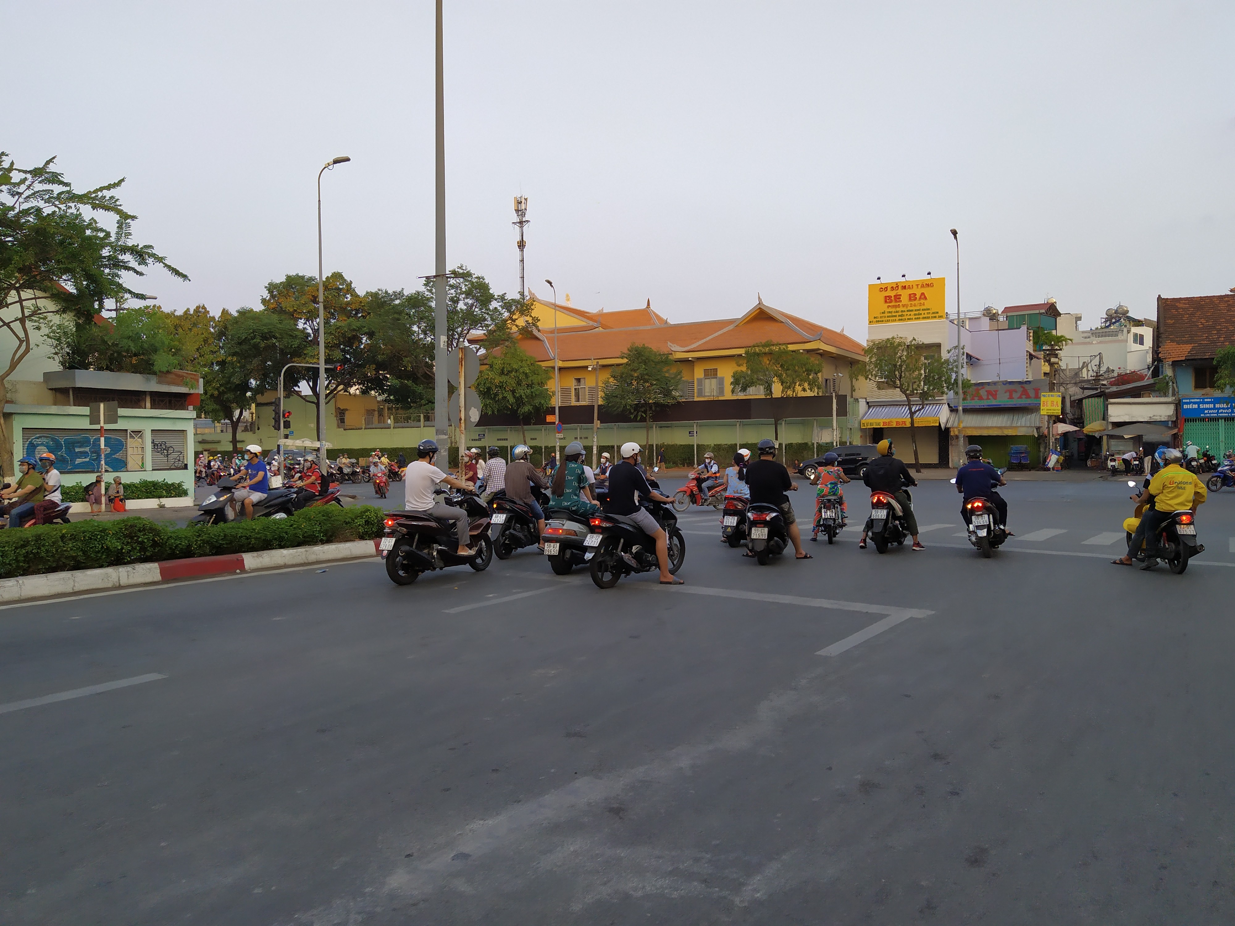 베트남 거리 오토바이