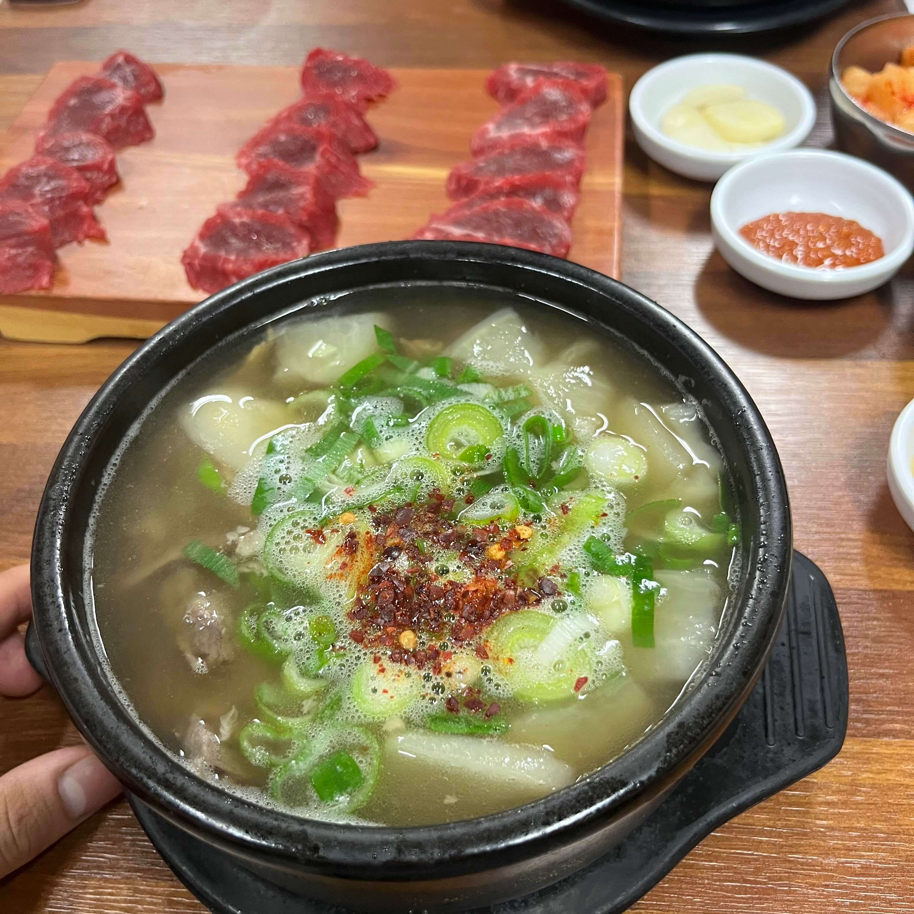대전 태평소 국밥이랑 육회사시미 사진