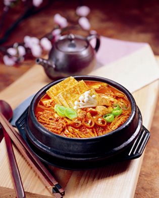  냉장고에 푹익은 김치가 있다면 오늘 저녁은 김치찌개 어떠세요?